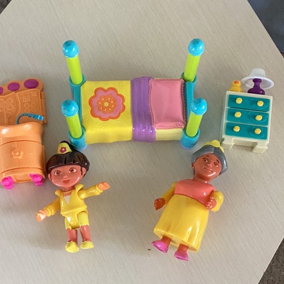 Fisher-Price Other - Fisher-Price Yellow and Pink Dollhouse Playset